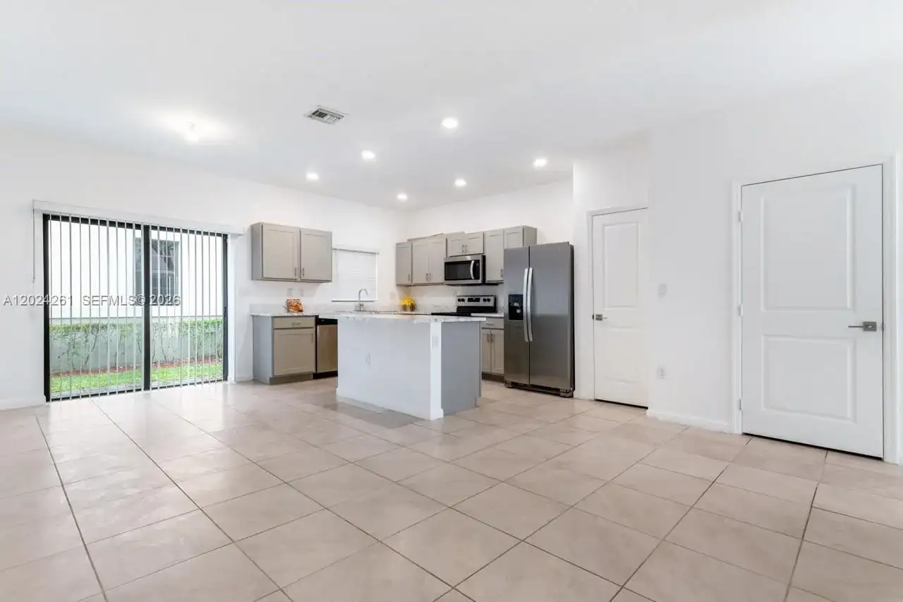 1170 SW 7th Ct # 1170, Florida City FL 33034 photo 5