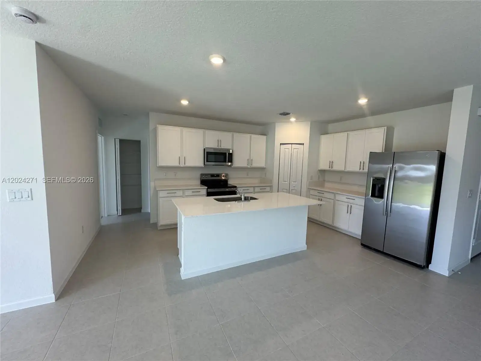 693 Carlyle Way, Fort Pierce FL 34947 photo 2