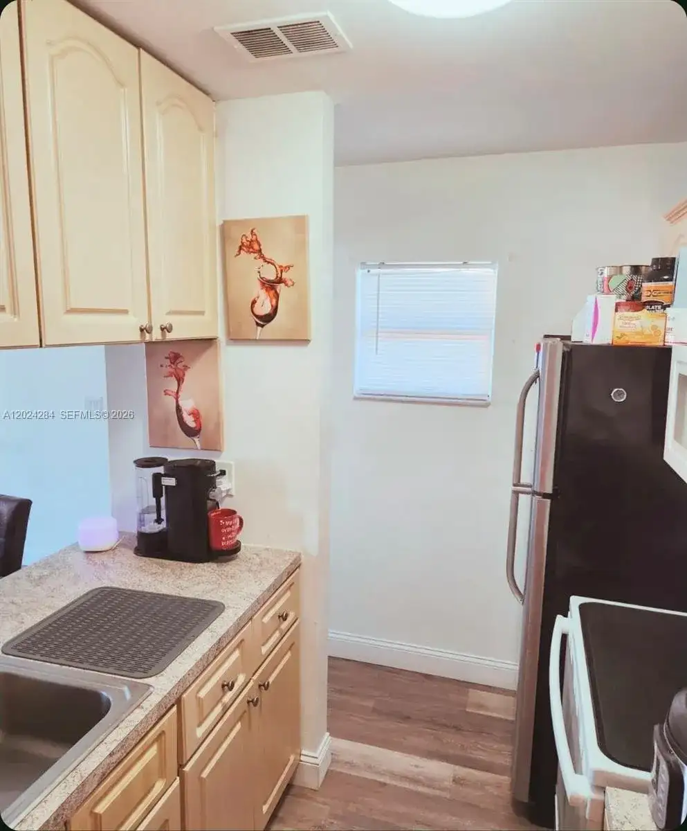 6480 W 27th Ct # 22, Hialeah FL 33016 photo 3