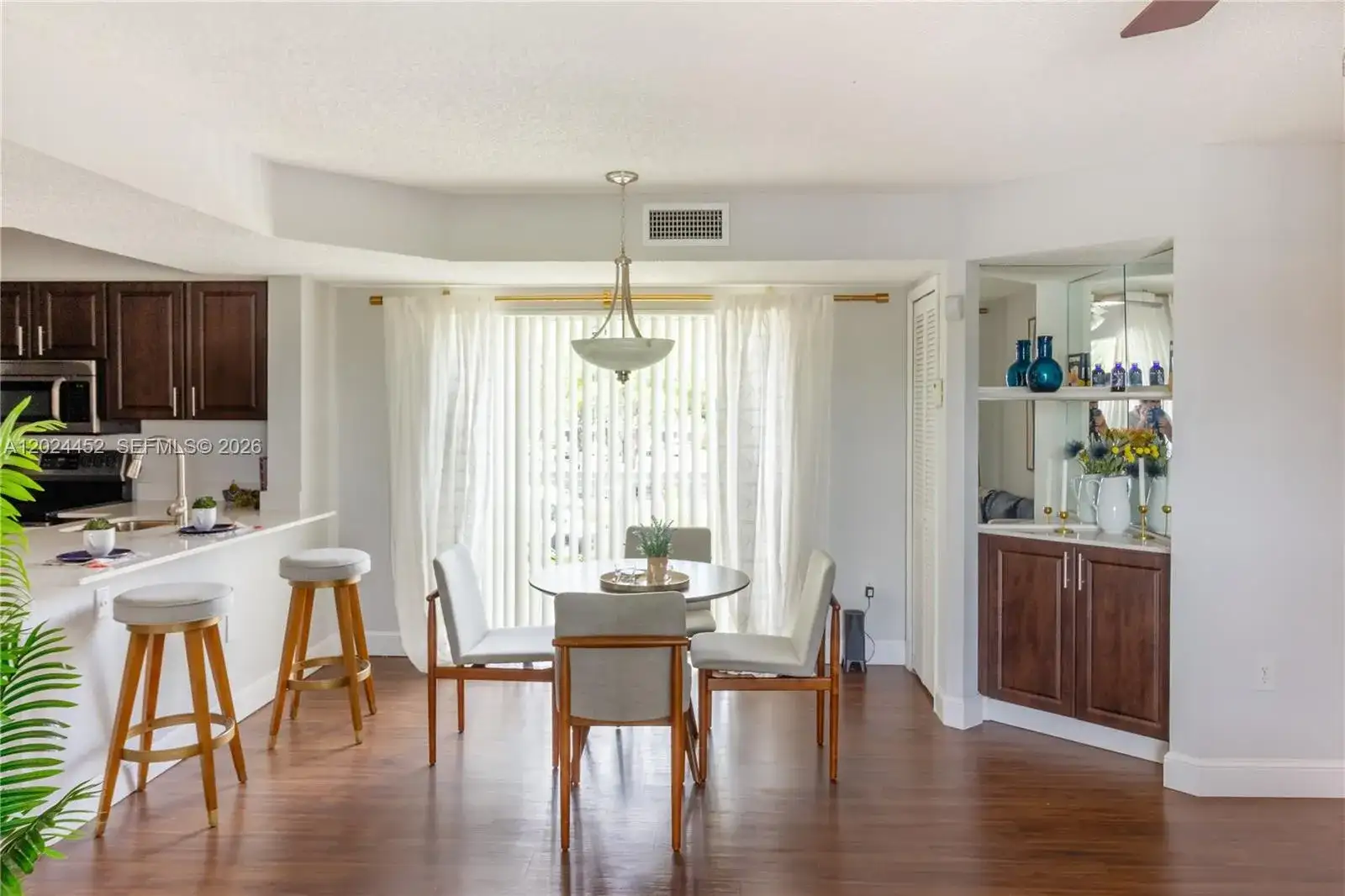 17230 NW 64th Ave, Miami Lakes FL 33015 photo 2