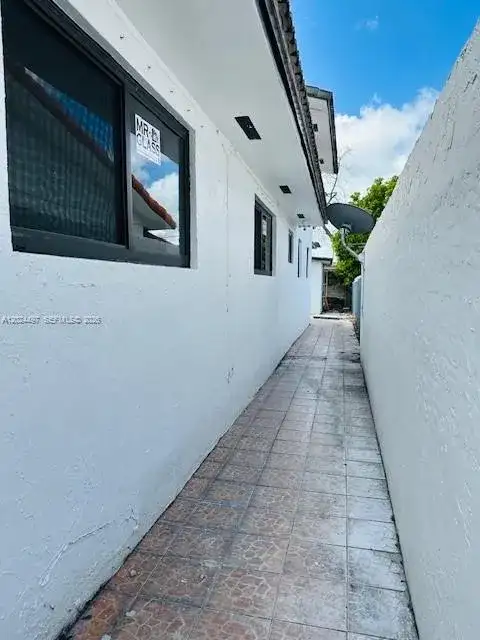 11870 SW 5th St # B, Miami FL 33184 photo 2