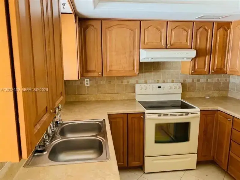 344 SW 1st St # 9, Pompano Beach FL 33060 photo 2