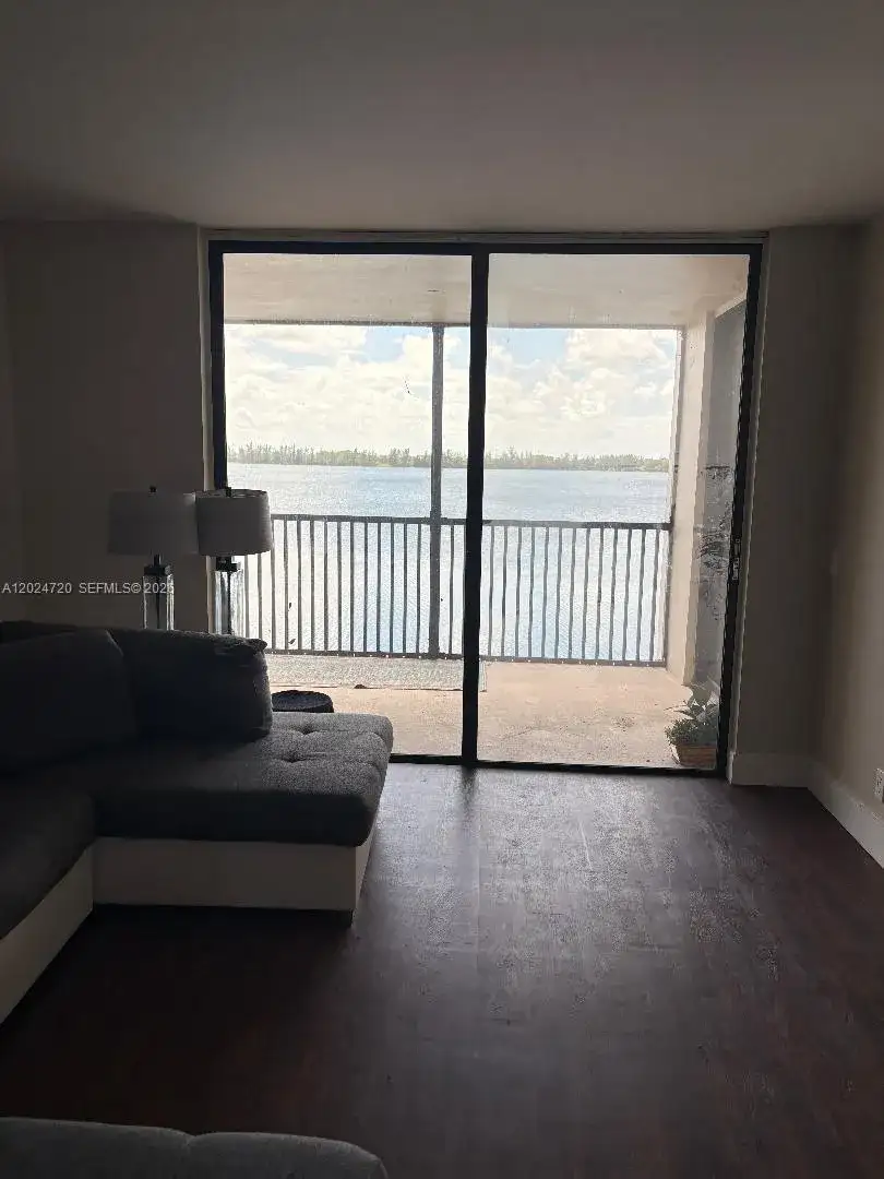111 Lake Emerald Dr # 302, Oakland Park FL 33309 photo 5