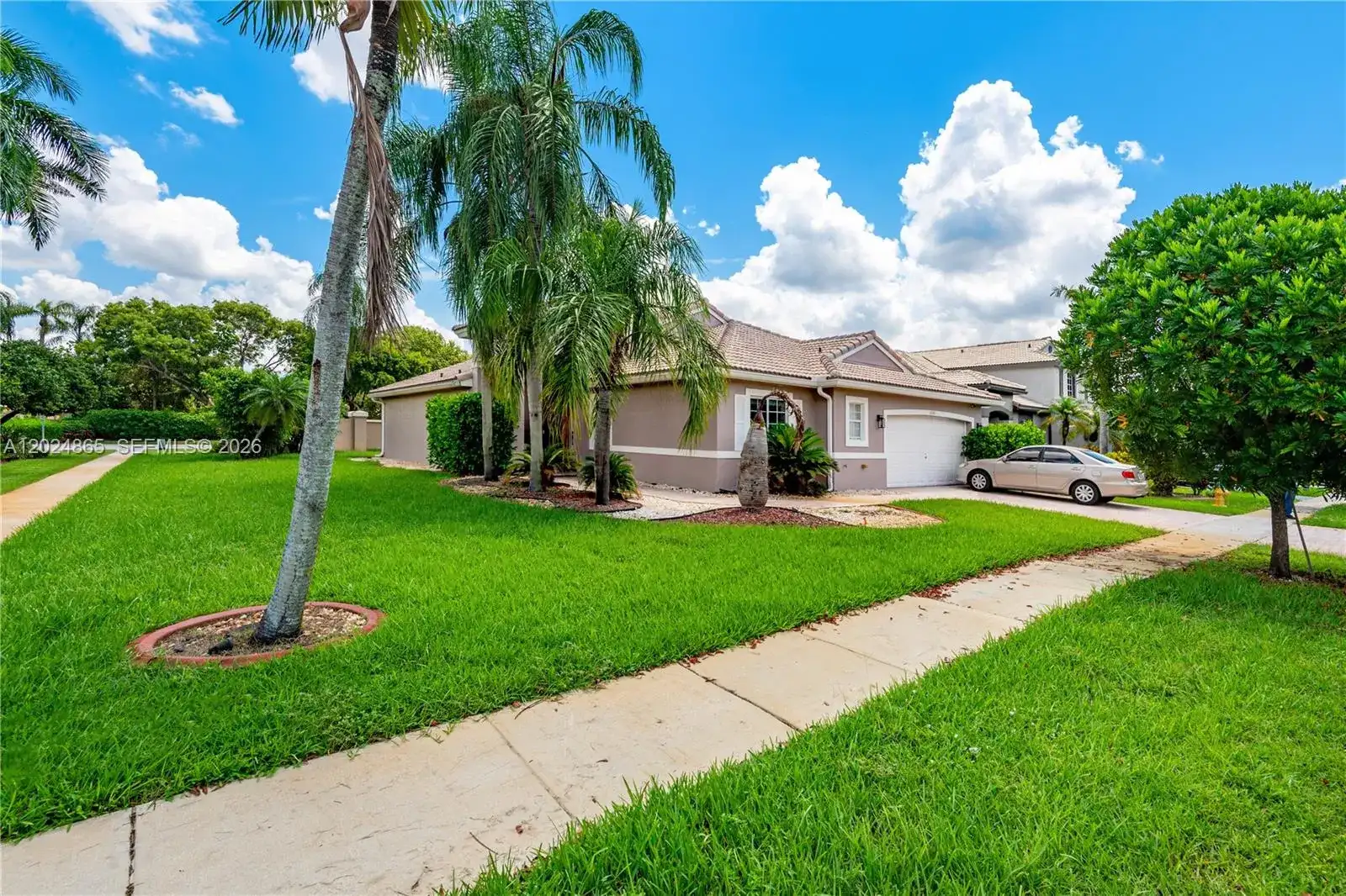 16269 SW 6th St, Pembroke Pines FL 33027 photo 3