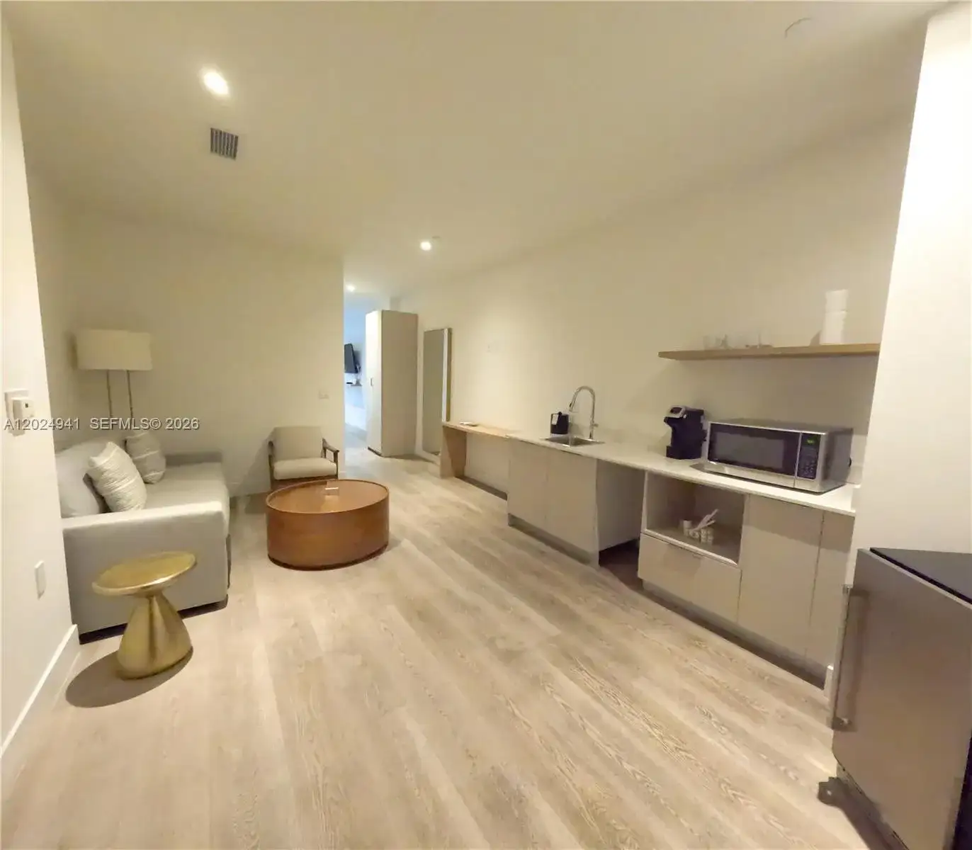 229 SW 9th St # 508, Miami FL 33130 photo 2