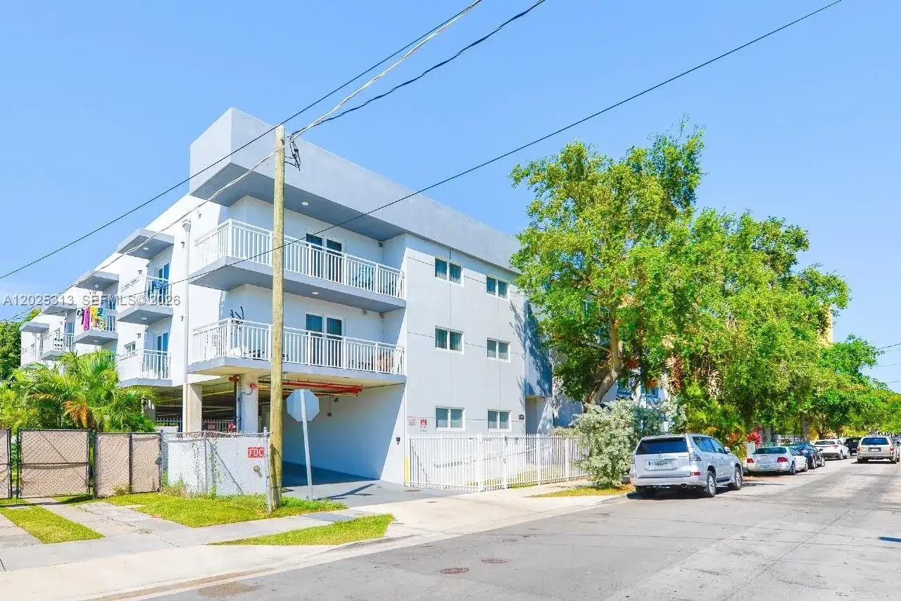 1029 NW 3rd St # 301, Miami FL 33128 photo 2