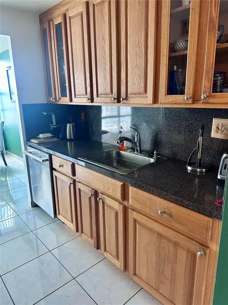 231 174th St # 1905, Sunny Isles Beach FL 33160 photo 2