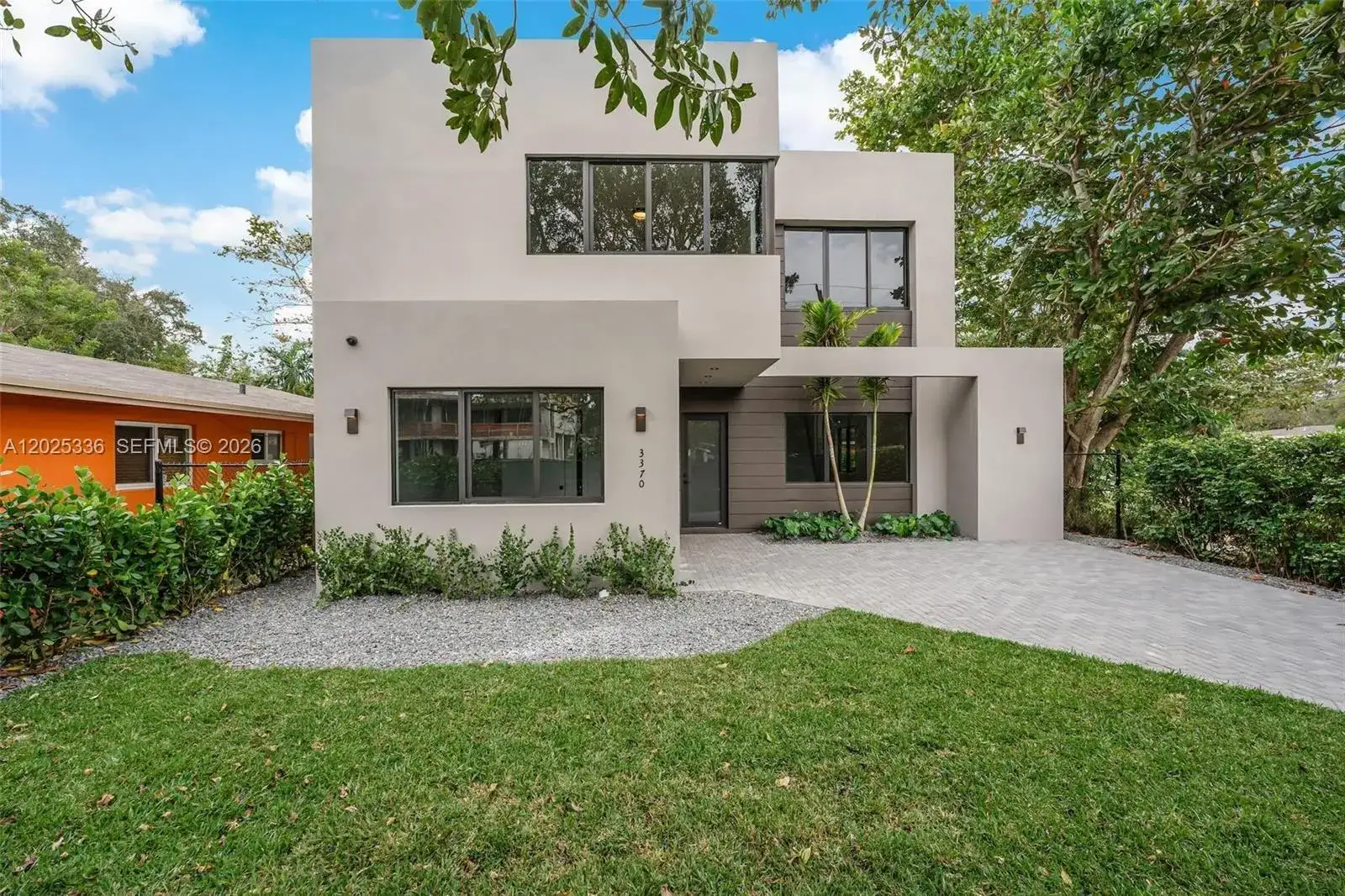 3370 Thomas Ave, Miami FL 33133 photo 2