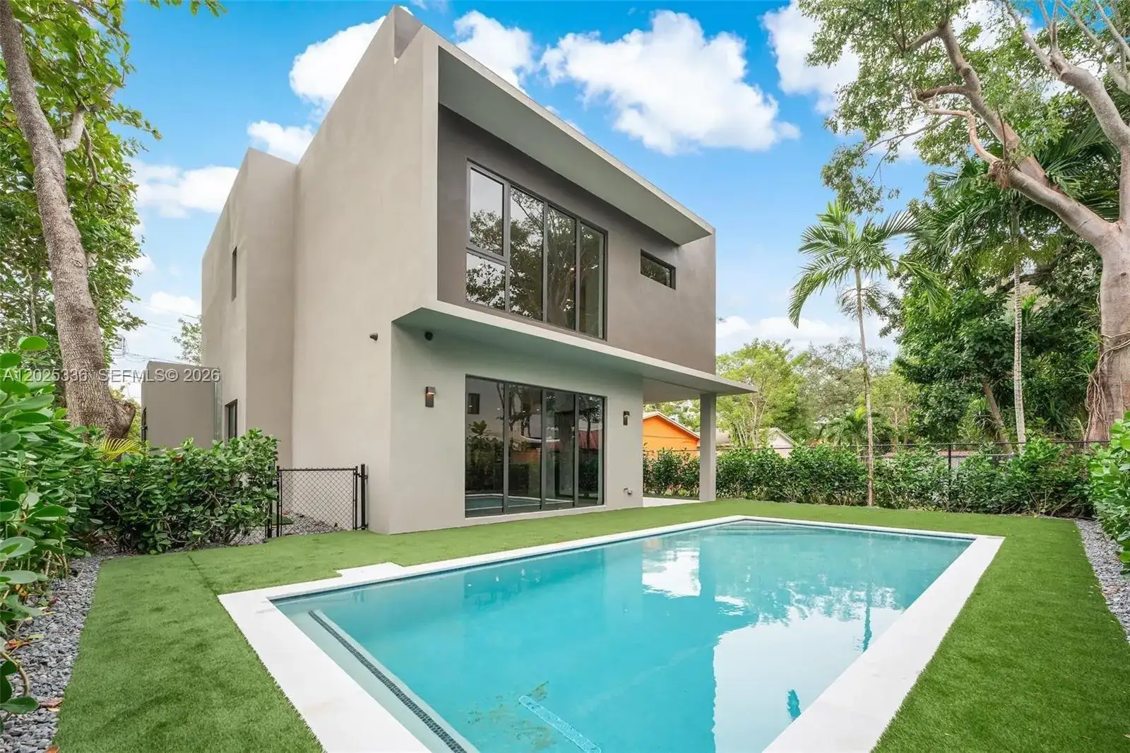3370 Thomas Ave, Miami FL 33133 photo 4