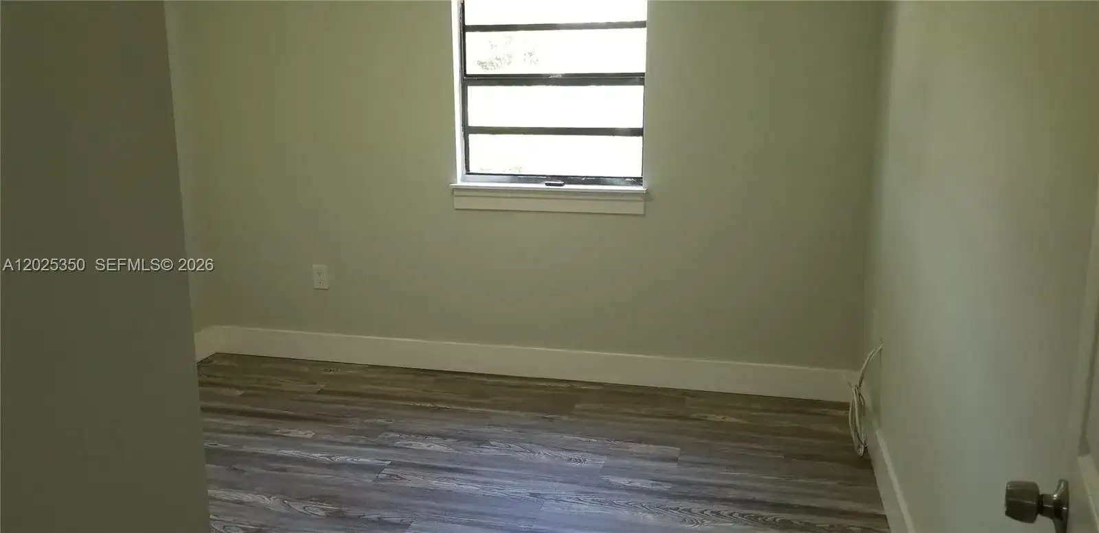 2465 NE 184th St, North Miami Beach FL 33160 photo 5