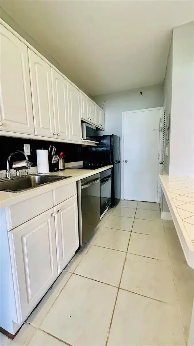 100 Lincoln Rd # 720, Miami Beach FL 33139 photo 4