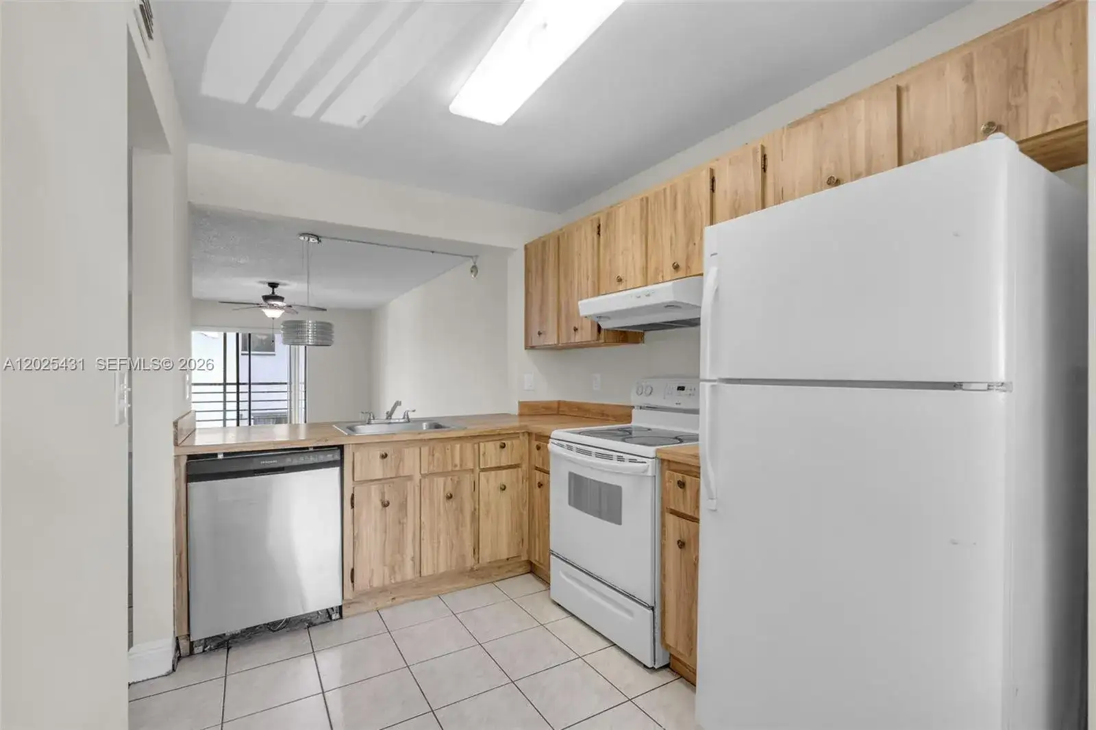 841 NE 207th Ln # 201, Miami FL 33179 photo 4