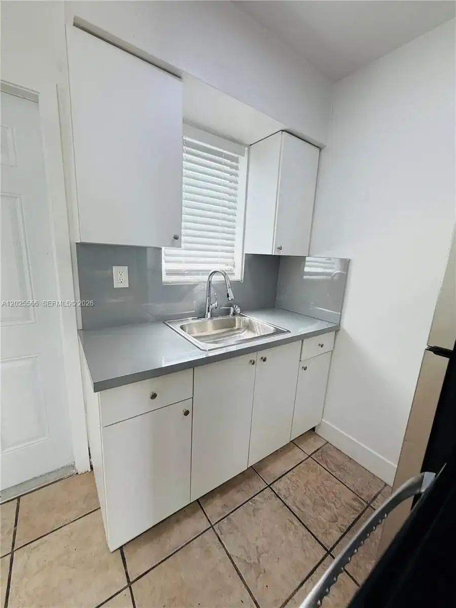 775 NE 128TH ST # 6, North Miami FL 33161 photo 2