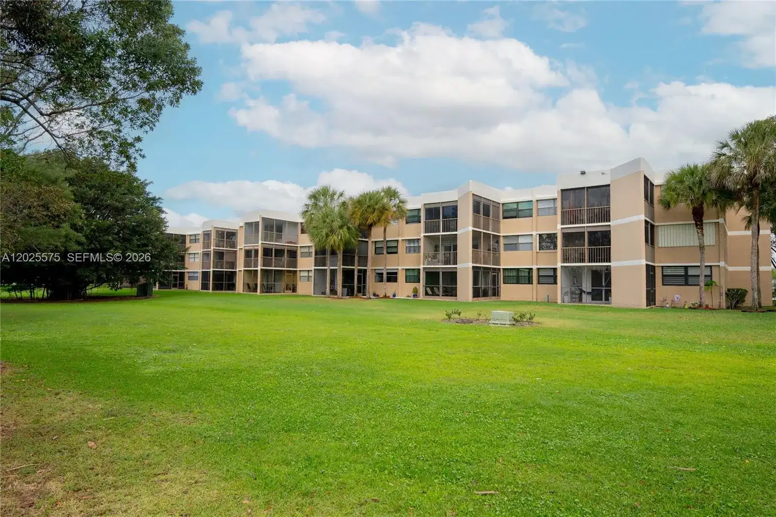 16400 NE GOLF CLUB RD # 305, Weston FL 33326 photo 2