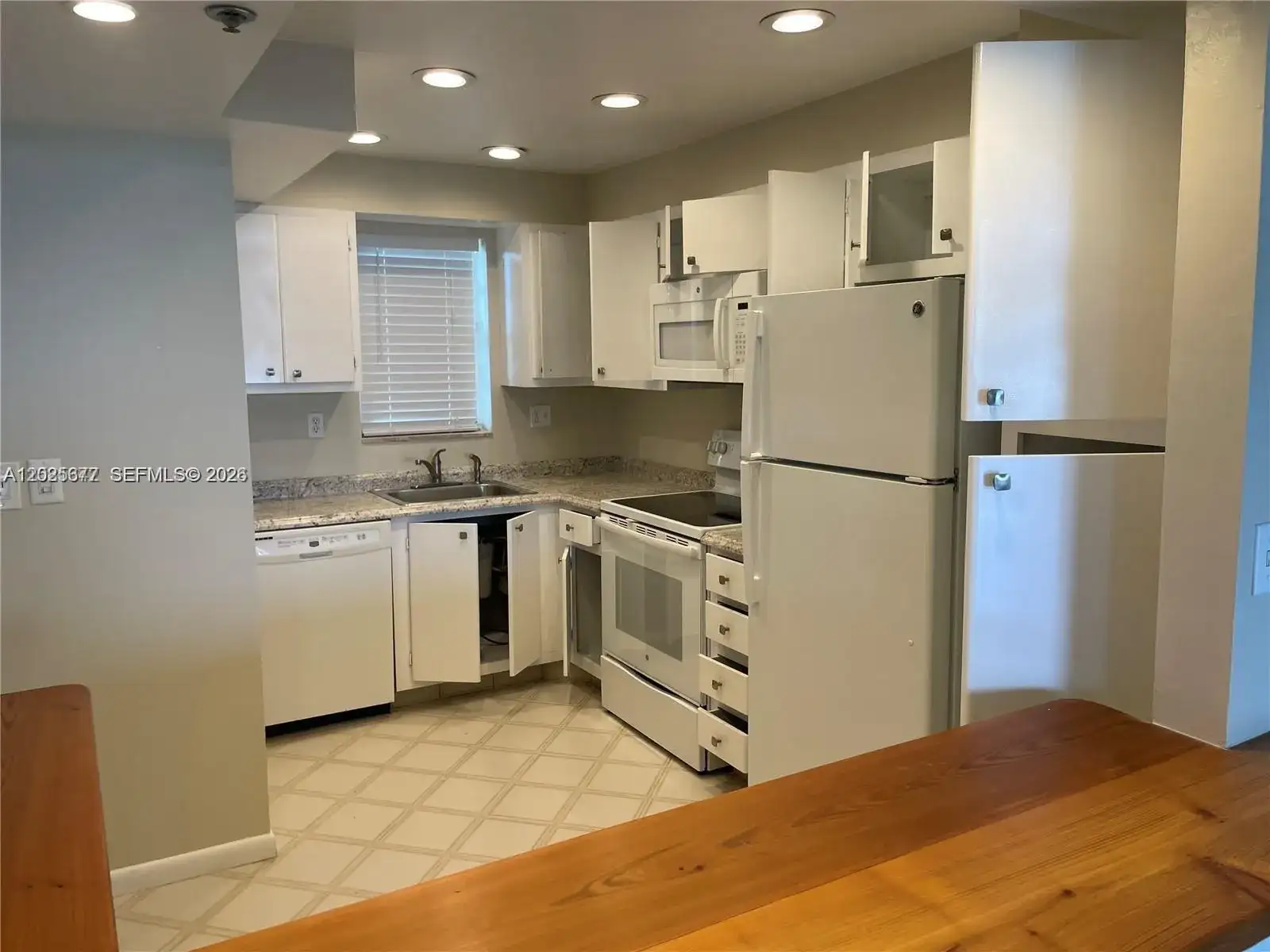 3100 W Rolling Hills Cir # 502, Davie FL 33328 photo 2