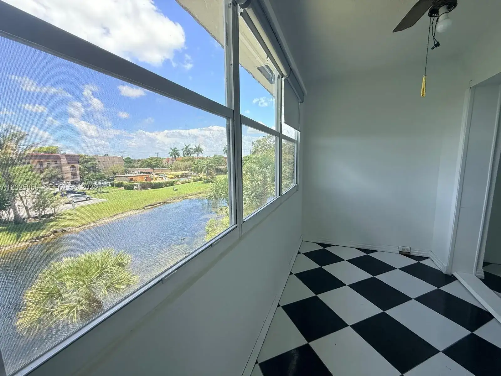 8595 Sunrise Lakes Blvd # 307, Sunrise FL 33322 photo 4