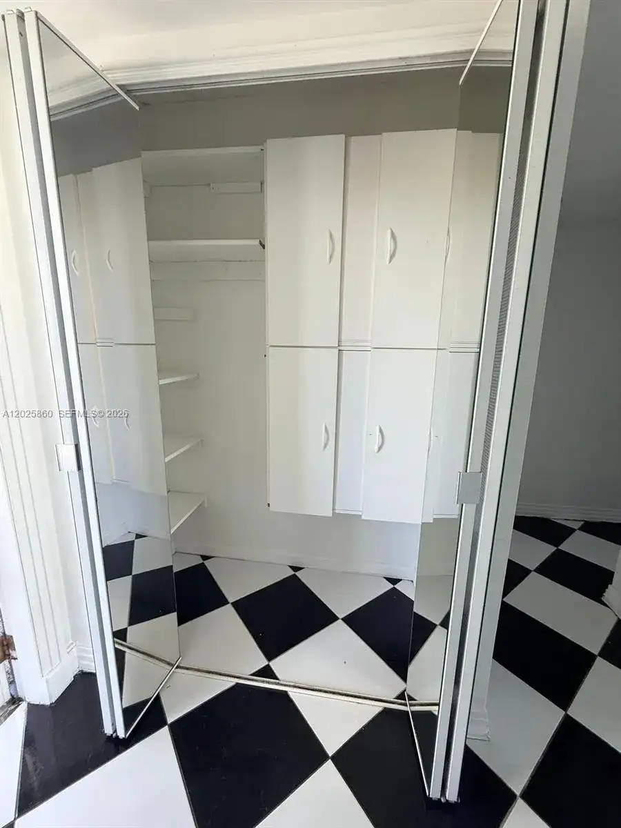 8595 Sunrise Lakes Blvd # 307, Sunrise FL 33322 photo 5