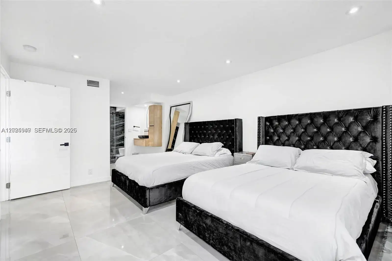 100 Bayview Dr # 503, Sunny Isles Beach FL 33160 photo 2