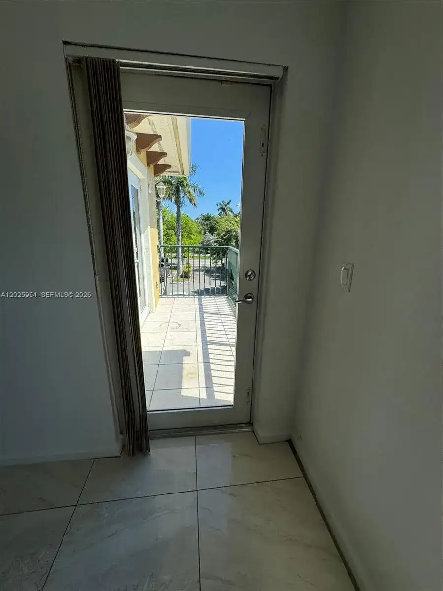 720 NE 4th Ct # 720, Hallandale Beach FL 33009 photo 3