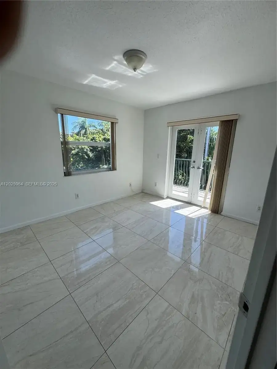720 NE 4th Ct # 720, Hallandale Beach FL 33009 photo 5