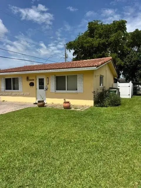 5403 NW 27th Ave, Tamarac FL 33309 photo 2