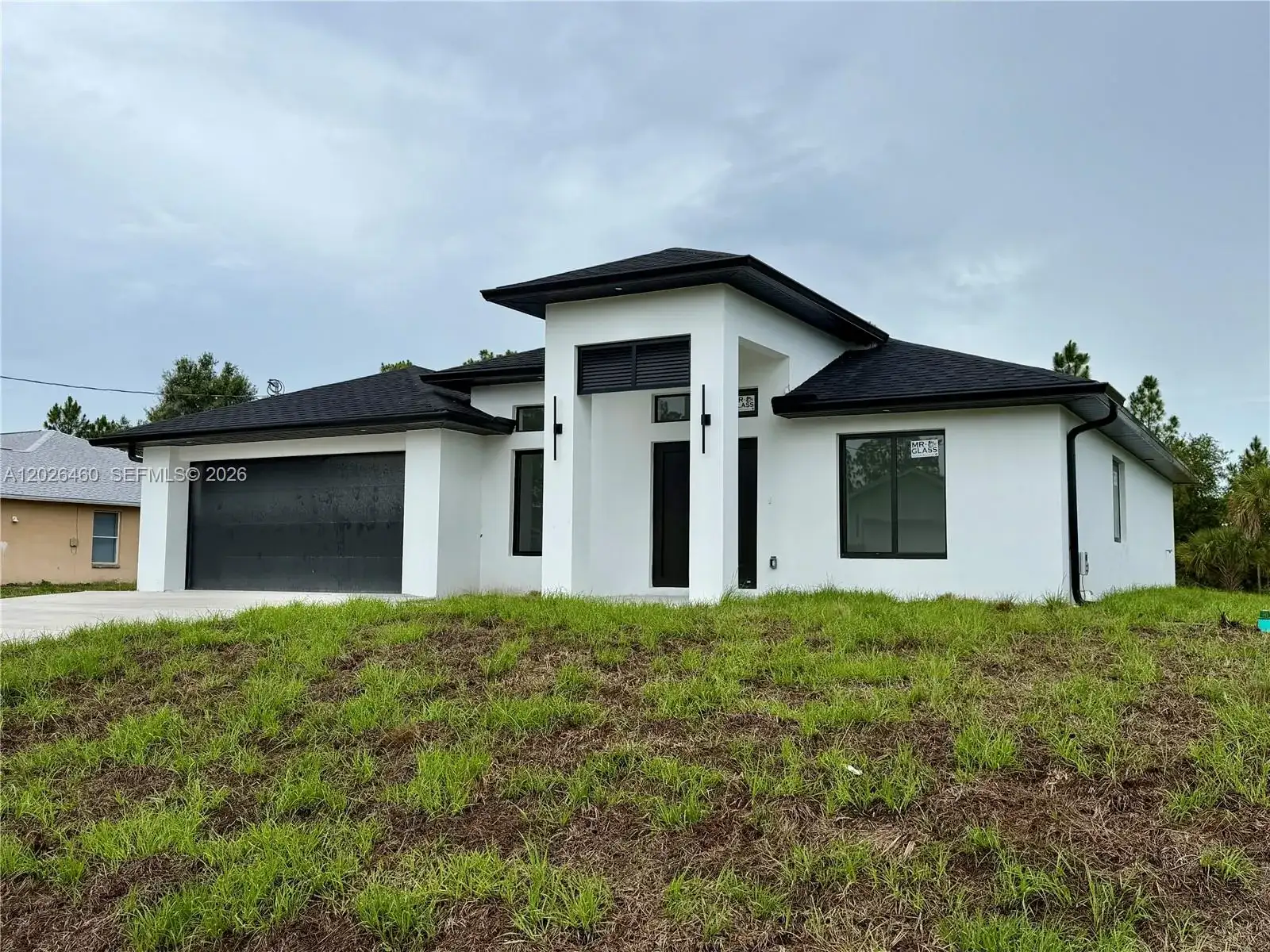 911 Cleveland Ave, Lehigh Acres FL 33972 photo 3