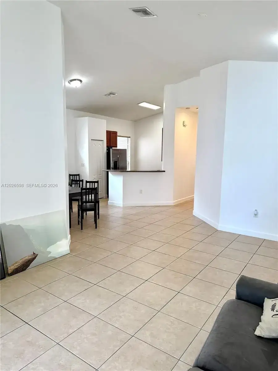 3951 NE 11th Dr, Homestead FL 33033 photo 4