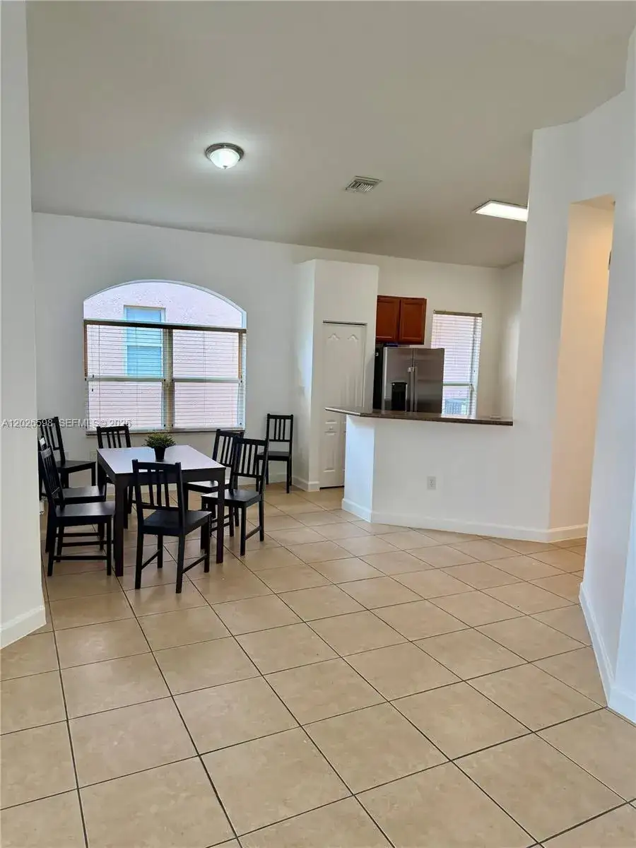 3951 NE 11th Dr, Homestead FL 33033 photo 5
