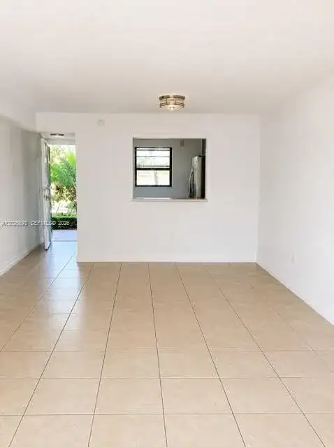 10425 SW 112th Ave # 111, Miami FL 33176 photo 4