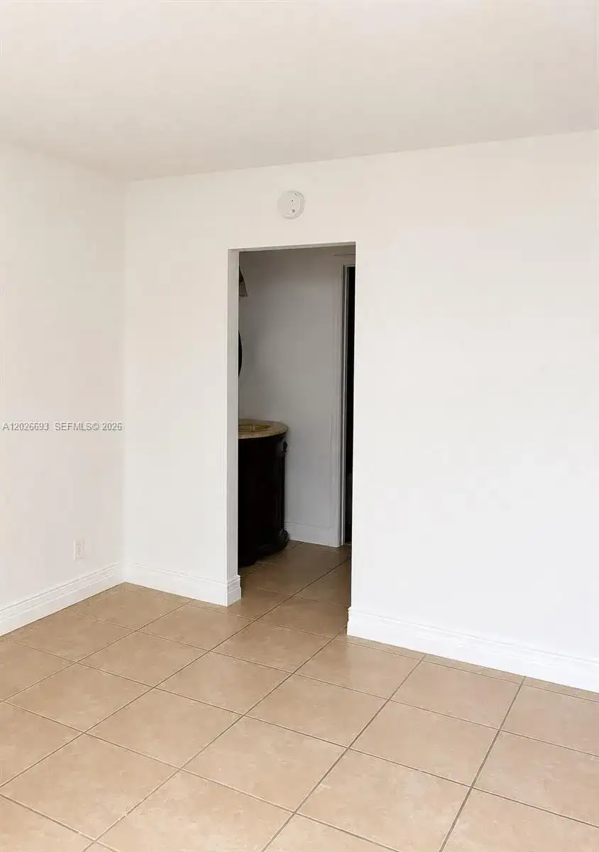 10425 SW 112th Ave # 111, Miami FL 33176 photo 5