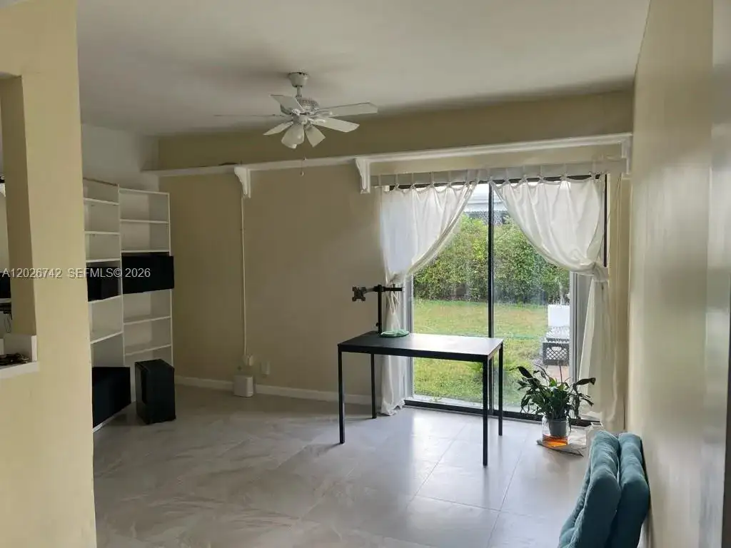 4460 NW 18th Ave, Oakland Park FL 33309 photo 2