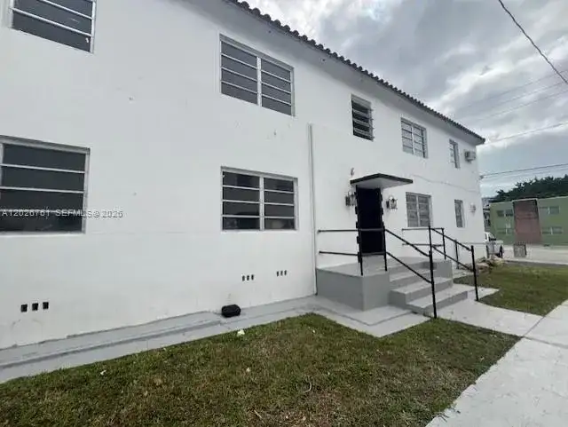 541 SW 7th St # 3, Miami FL 33130 photo 2