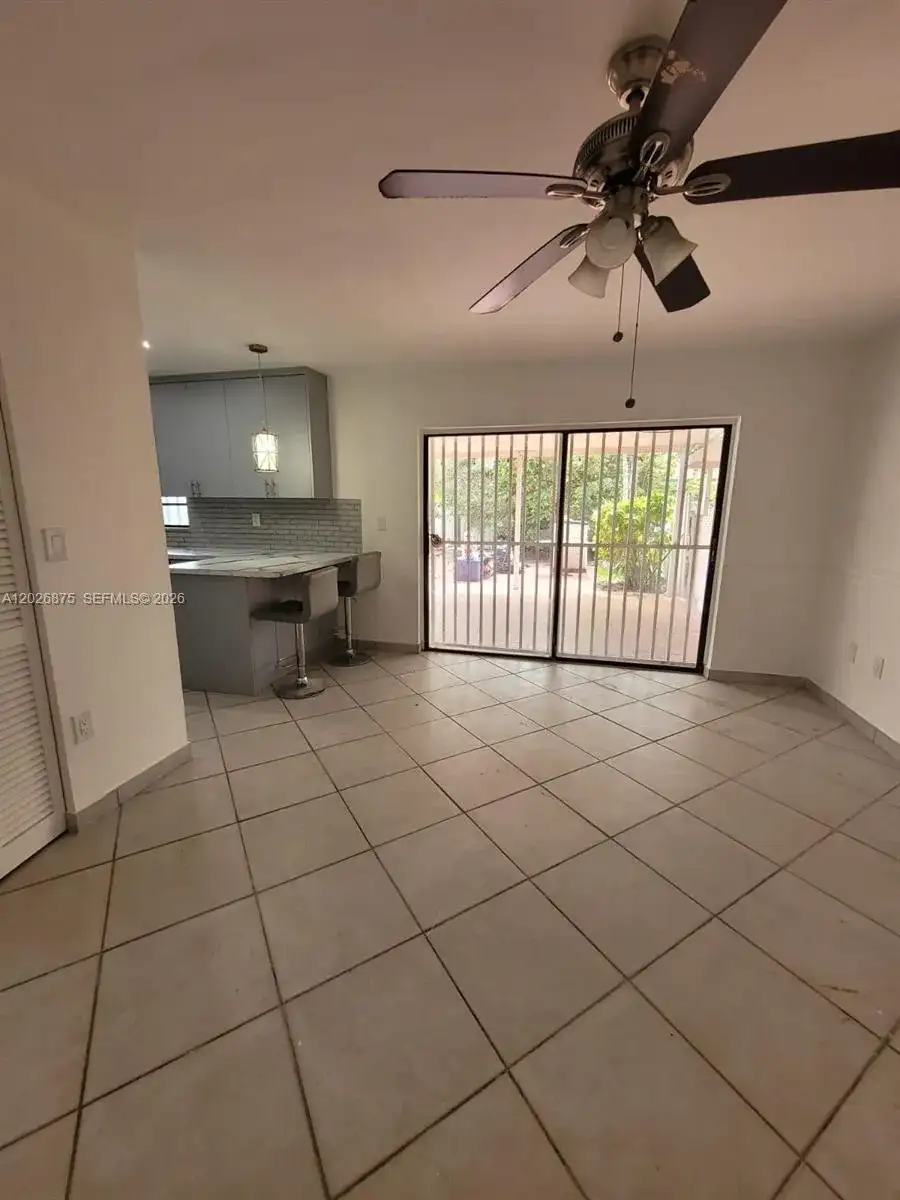 2438 SW 109th Ct, Miami FL 33165 photo 4