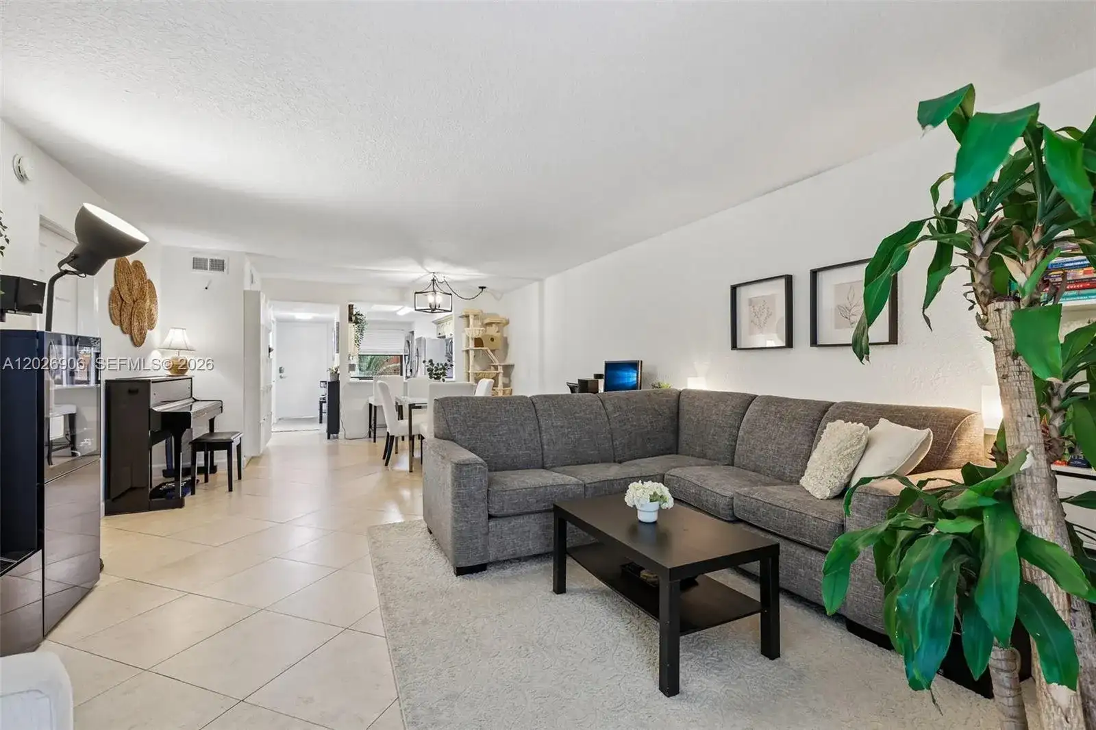400 Commodore Dr # 206, Plantation FL 33325 photo 4