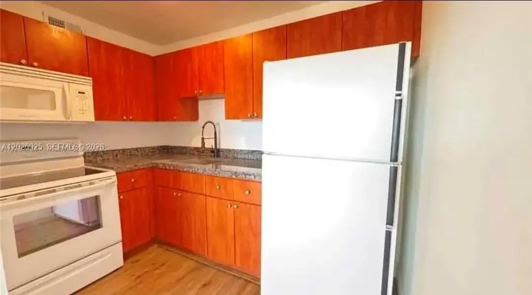 11195 SW 1st St # 319, Sweetwater FL 33174 photo 3