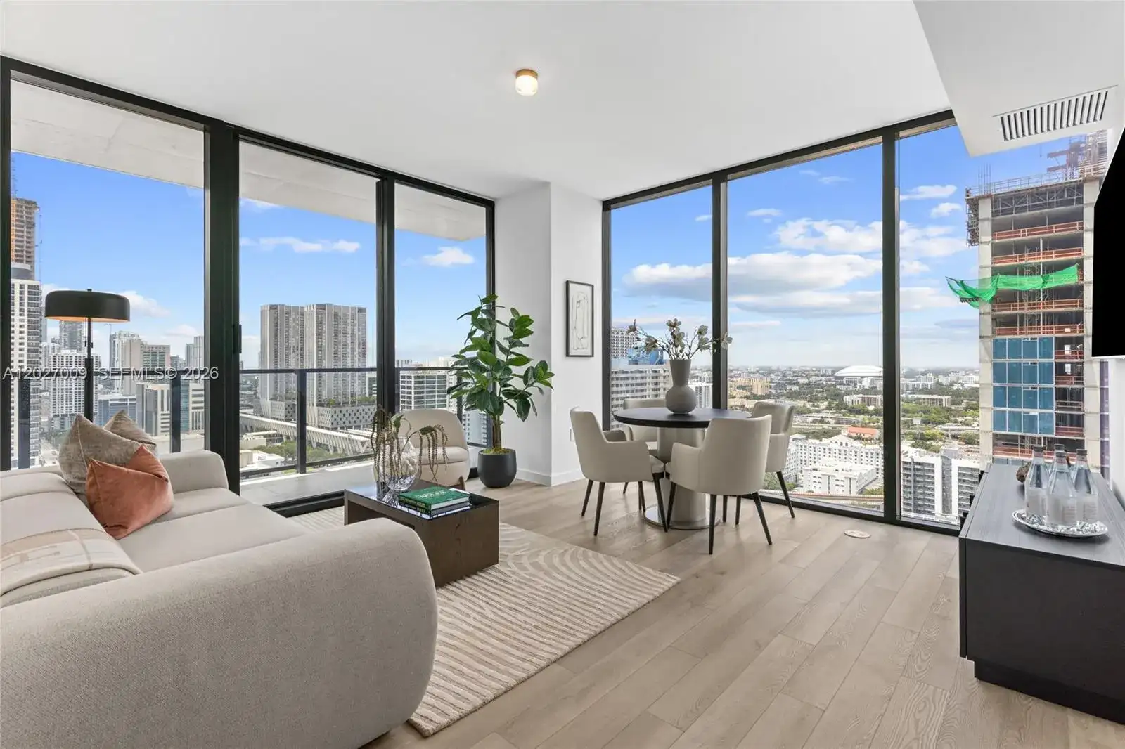 20 NE 11th St # 2910, Miami FL 33132 photo 2