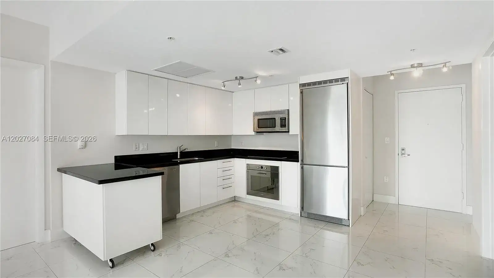92 SW 3rd St # 1803, Miami FL 33130 photo 3