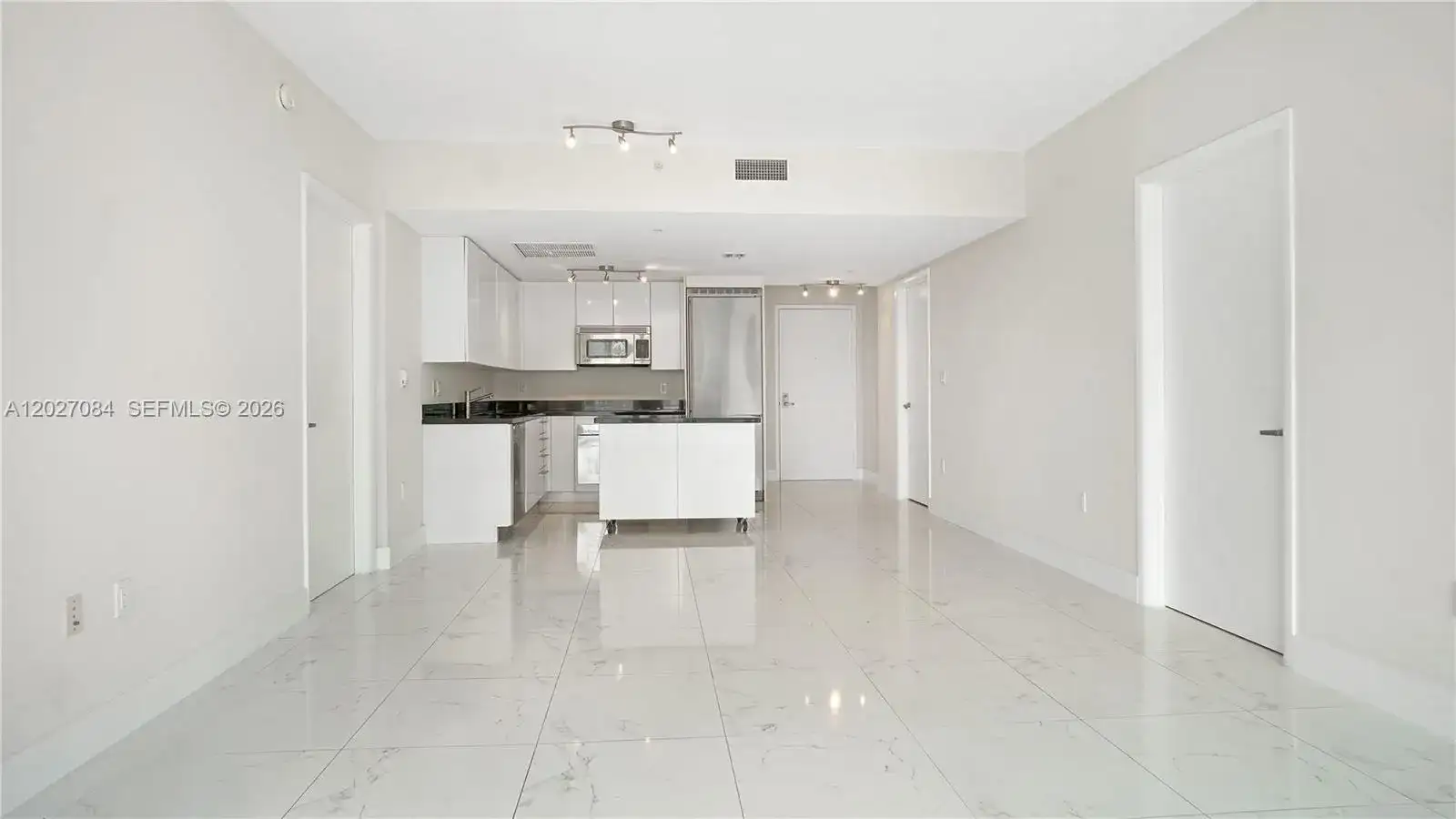 92 SW 3rd St # 1803, Miami FL 33130 photo 5