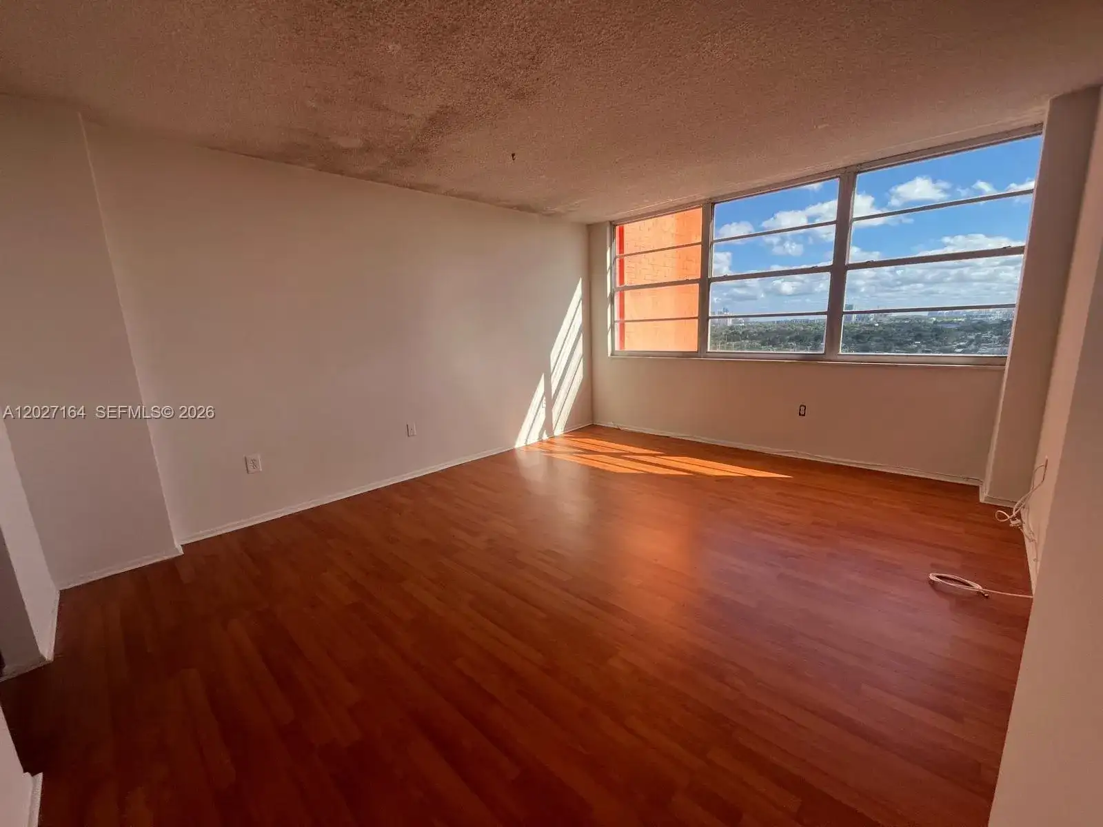 1351 NE Miami Gardens Dr # 1625E, Miami FL 33179 photo 2