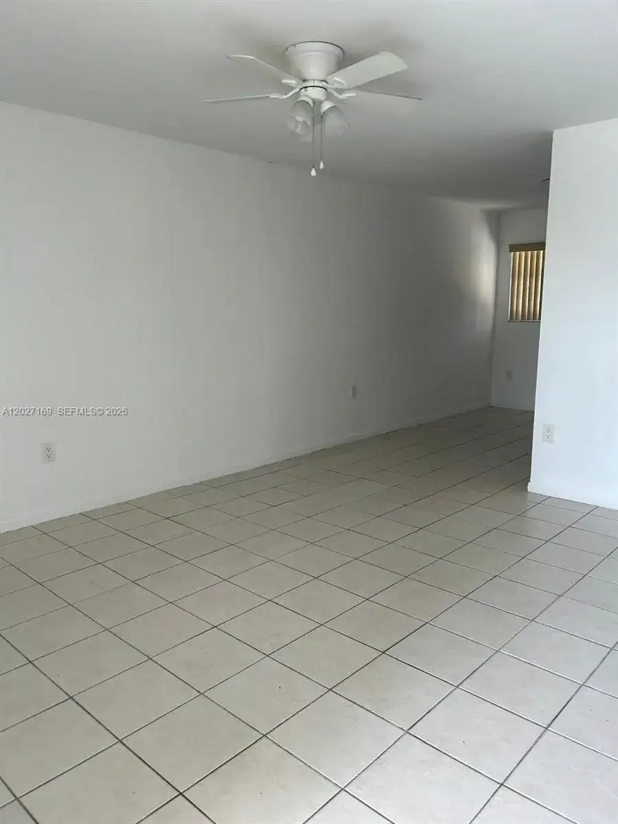 1923 SW 99th Ter, Miramar FL 33025 photo 3