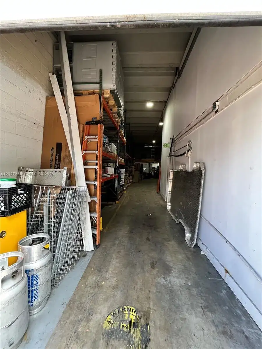8420 NW 61st St, Miami FL 33166 photo 2