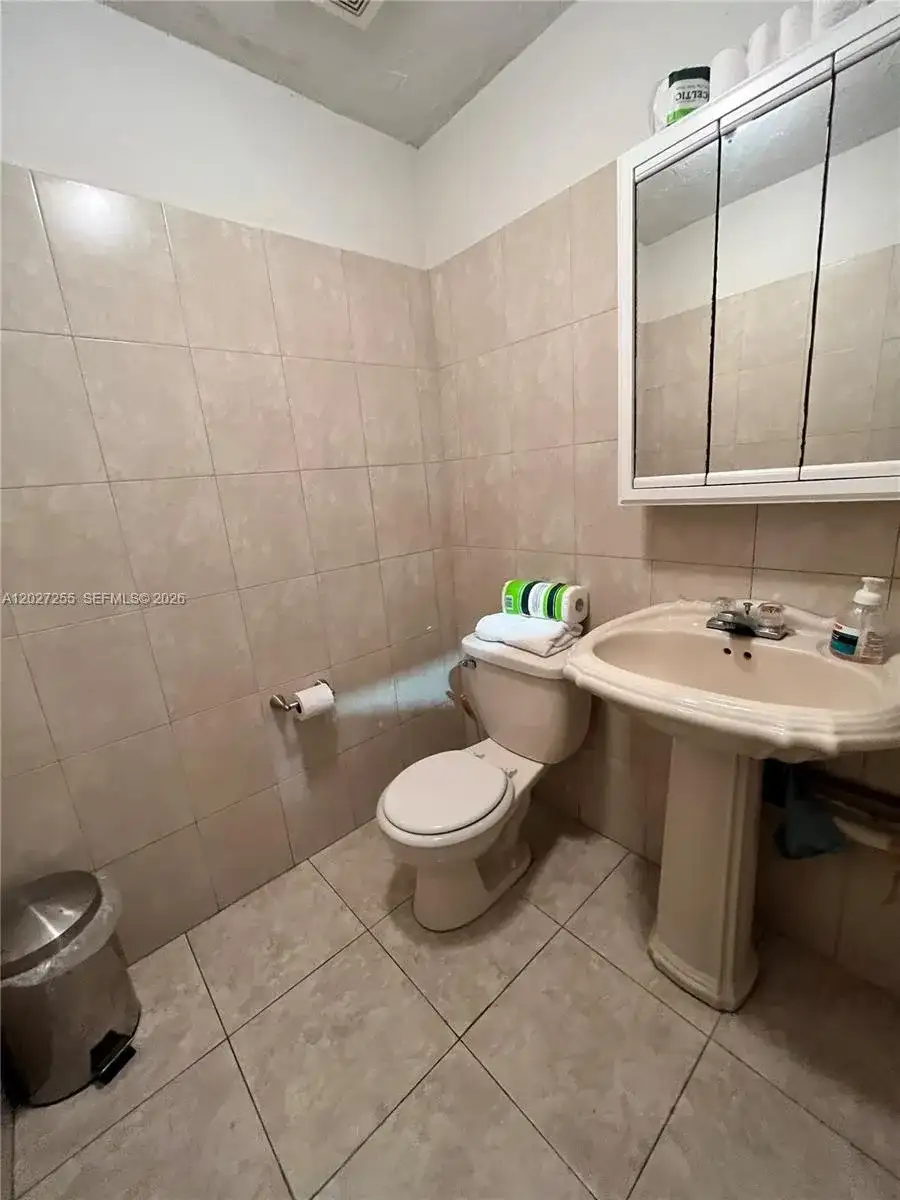 8420 NW 61st St, Miami FL 33166 photo 5