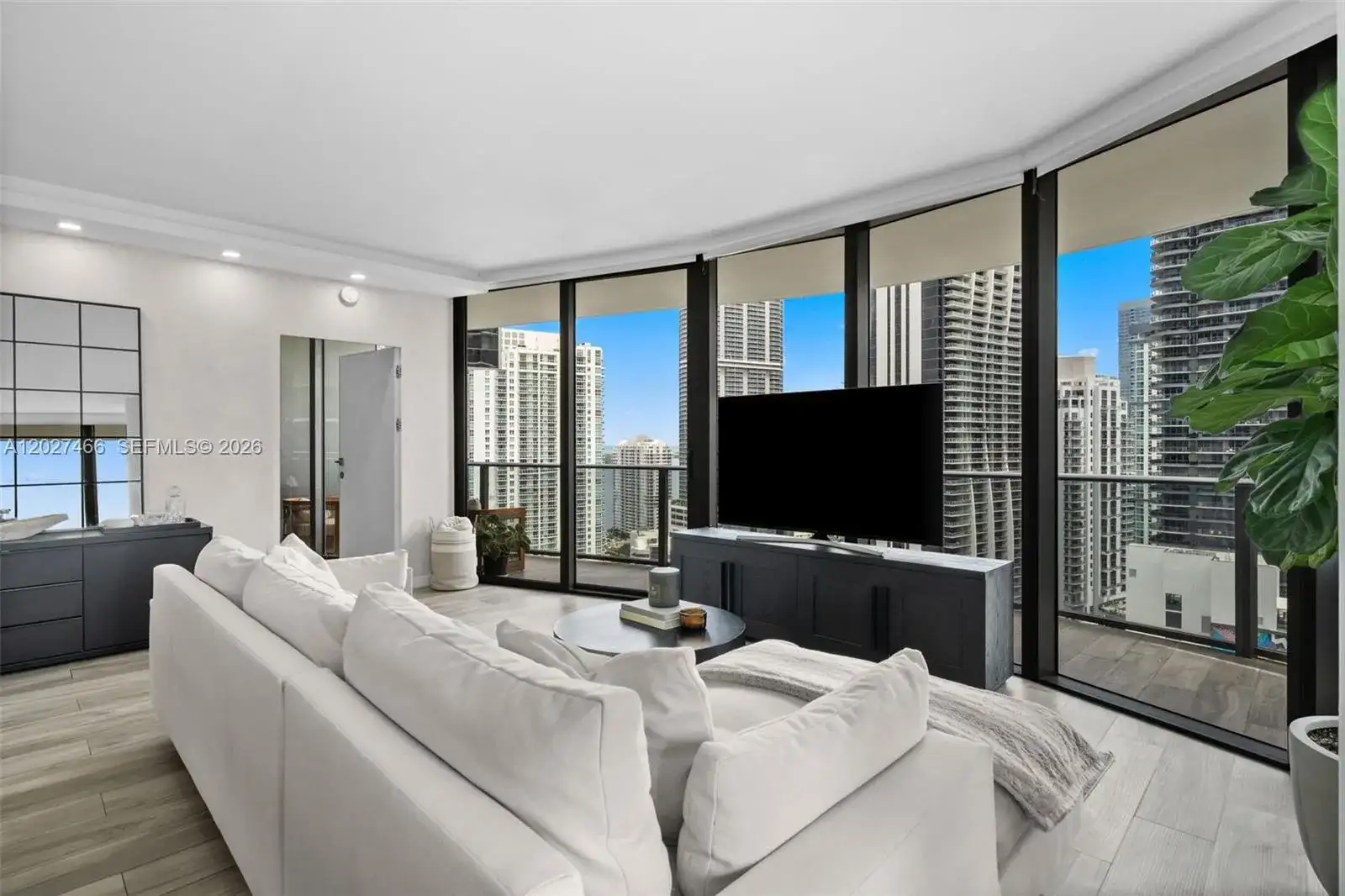 801 S Miami Ave # 2901, Miami FL 33130 photo 2
