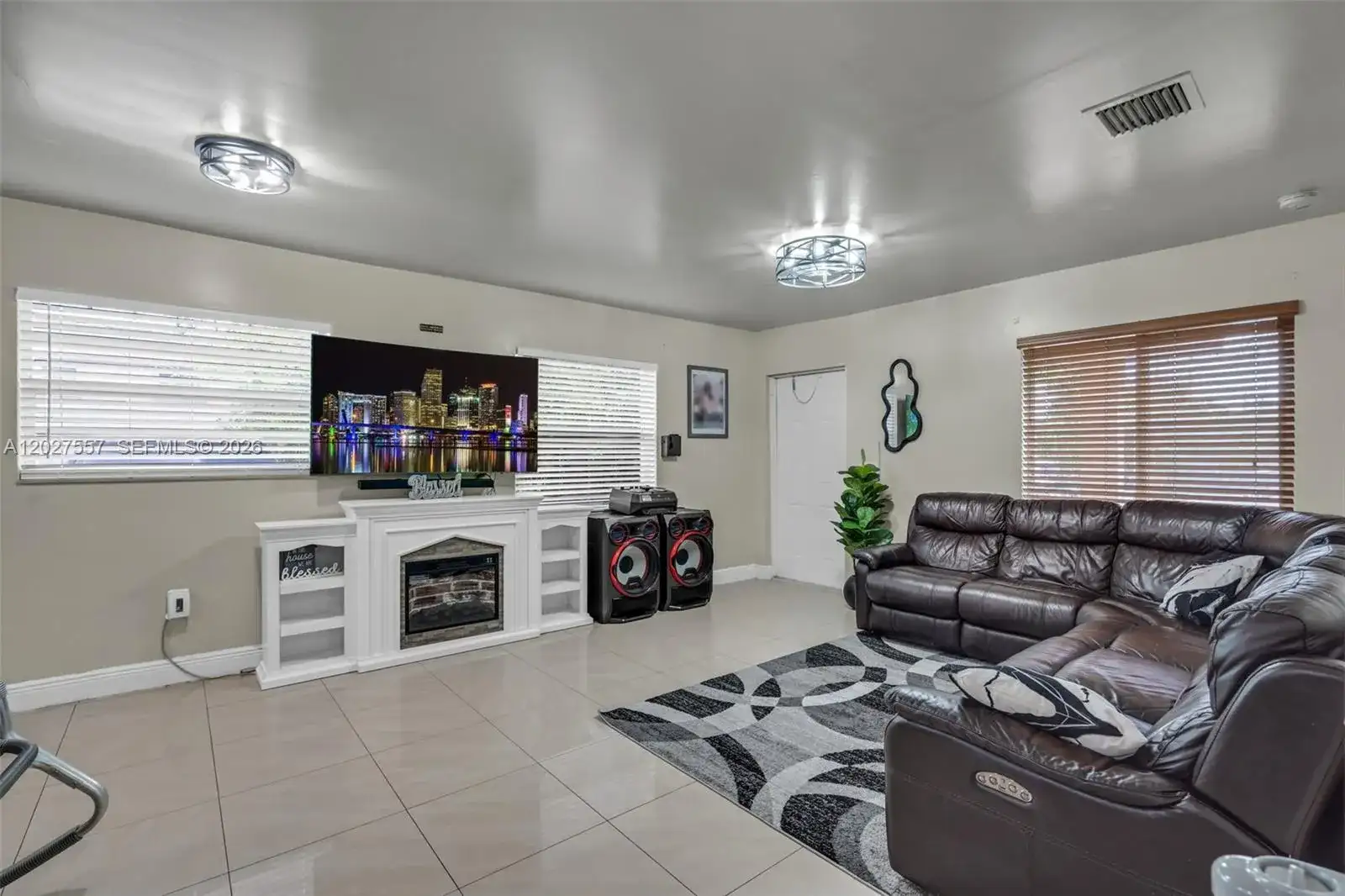 2986 NW 26th St, Miami FL 33142 photo 4