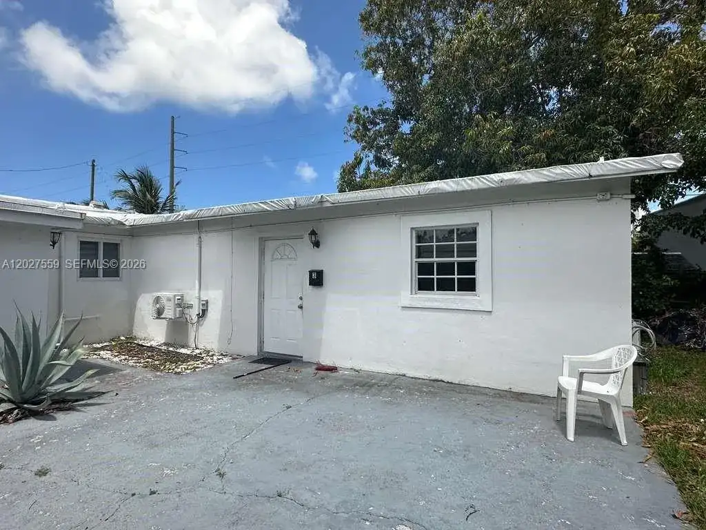 685 SW 7th Ter, Dania Beach FL 33004 photo 4