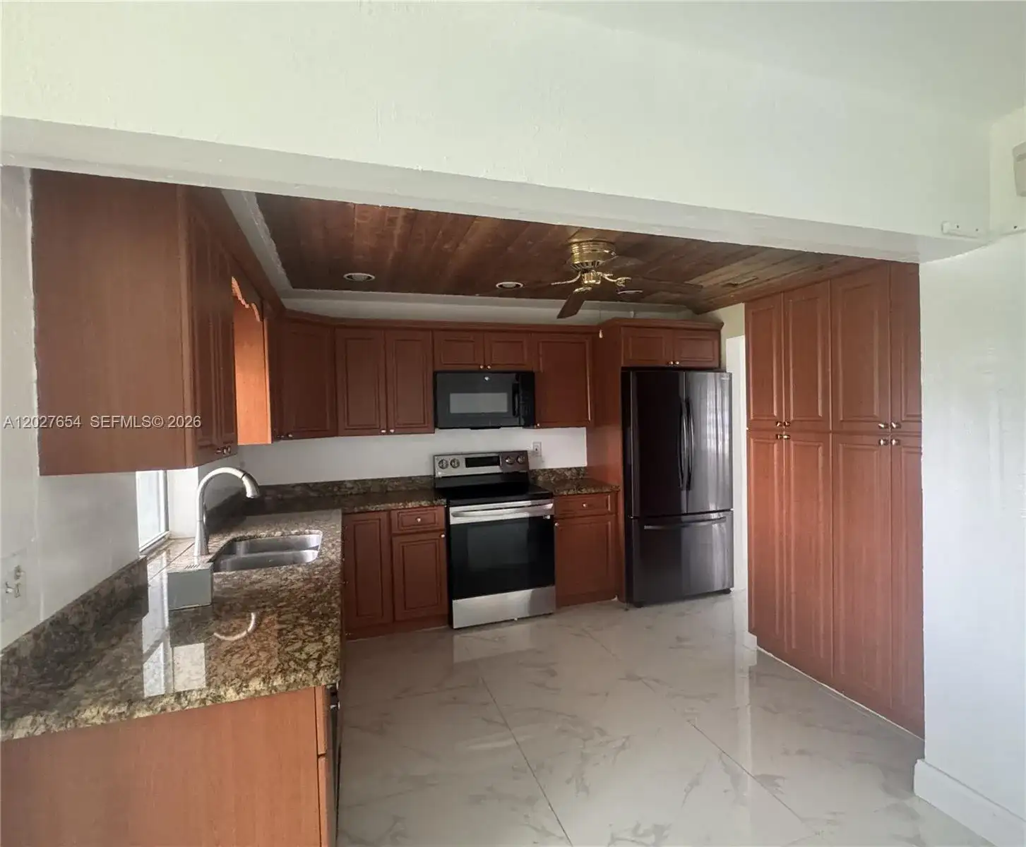 20600 NW 2nd Ct, Miami Gardens FL 33169 photo 2
