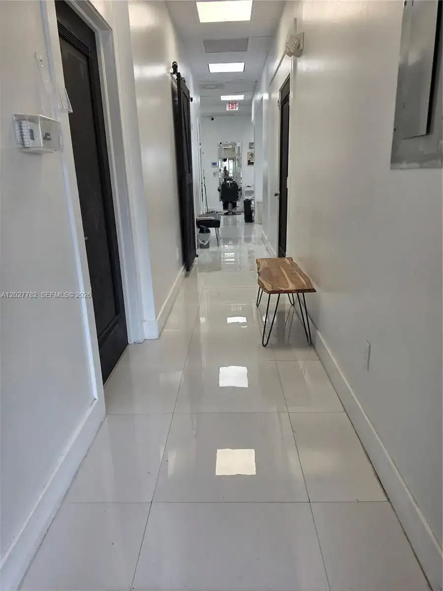 2475 NW 95th Ave, Doral FL 33172 photo 4