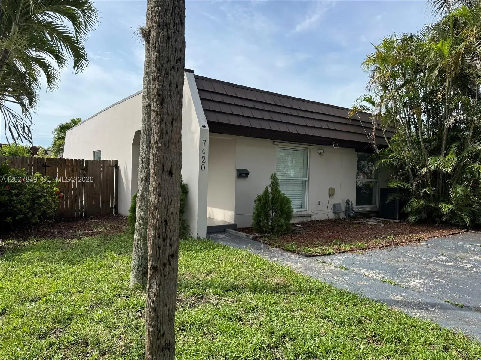 7420 Big Cypress Dr, Miami Lakes FL 33014 photo 2