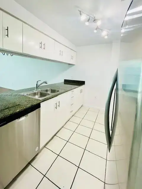 1200 Brickell Bay Dr # 4308, Miami FL 33131 photo 3