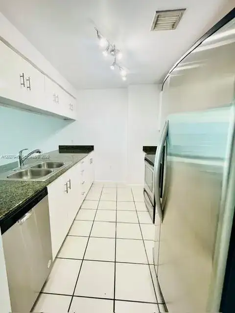 1200 Brickell Bay Dr # 4308, Miami FL 33131 photo 5
